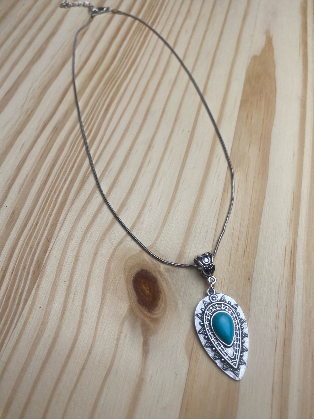 Western boho faux Turquoise Teardrop Pendant Necklace - Silver Tone Jewelry